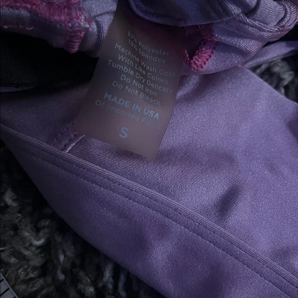 M26 Bombshell Sportswear Top - Picture 4 of 5